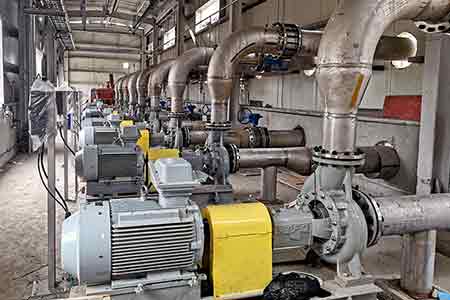 KCC係（xì）列（liè）化工離心泵在江蘇（sū）斯爾邦（bāng）石化有限（xiàn）公（gōng）司工業水處（chù）理使用現場